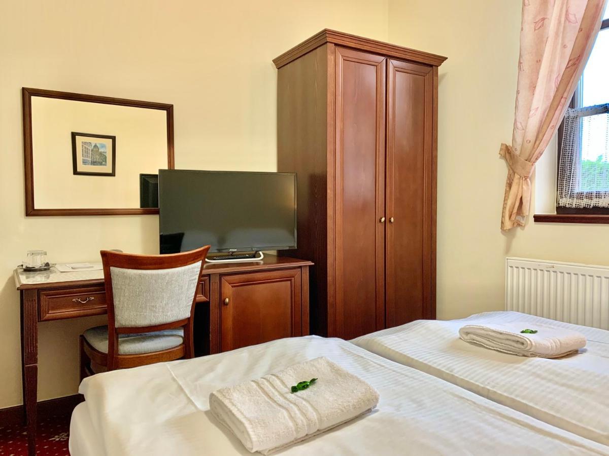 Hotel Buchlovice Ngoại thất bức ảnh