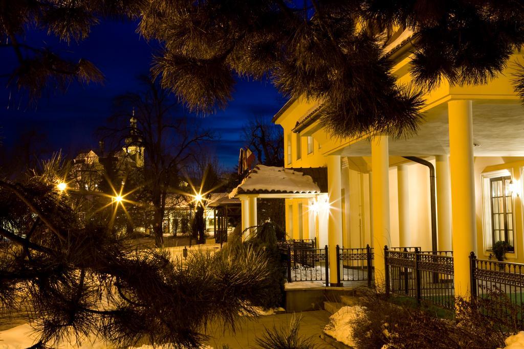 Hotel Buchlovice Ngoại thất bức ảnh