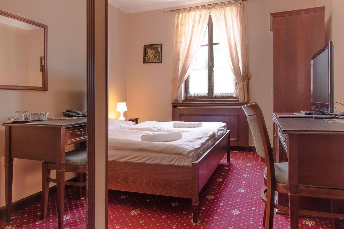Hotel Buchlovice Ngoại thất bức ảnh