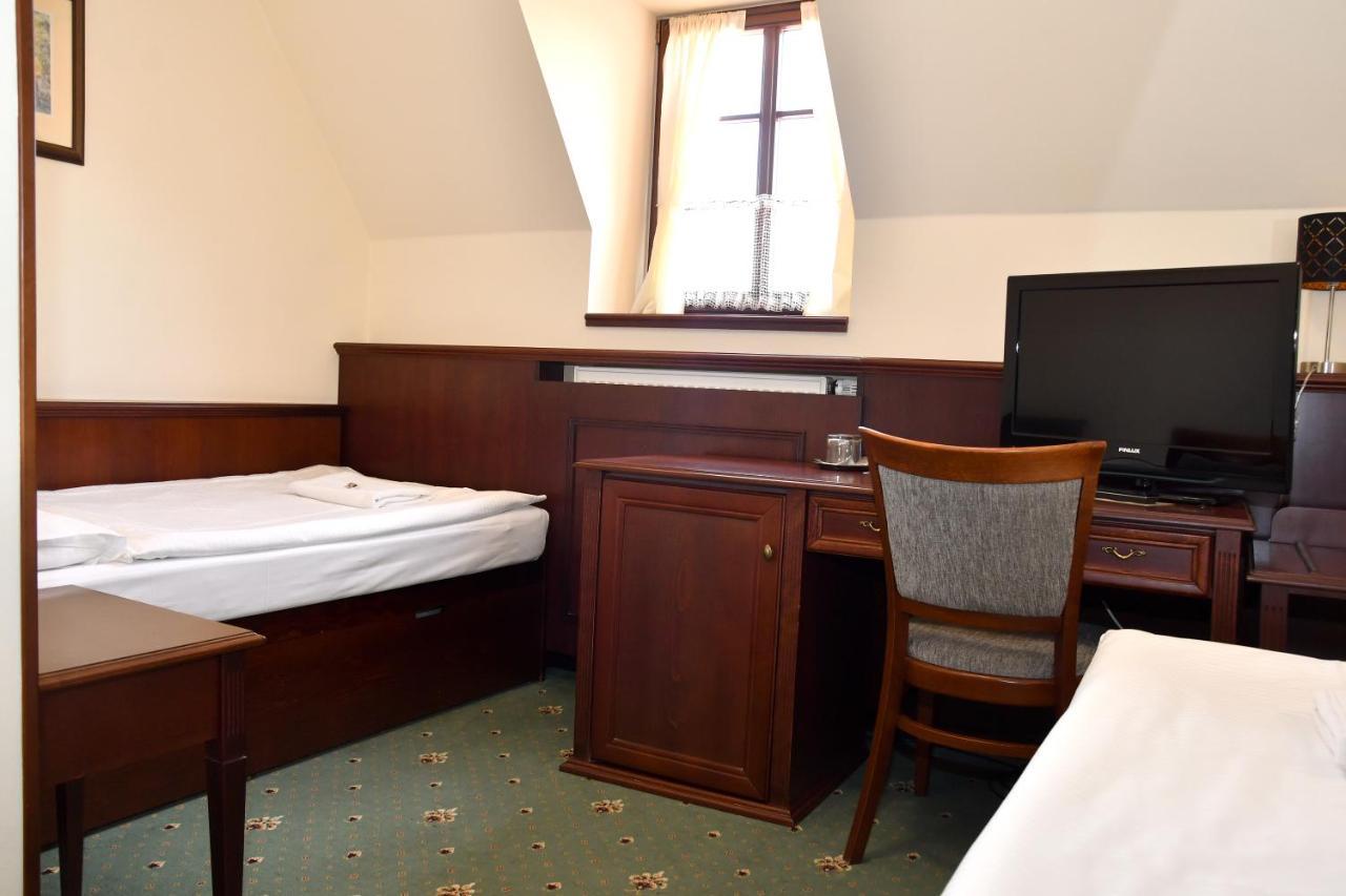 Hotel Buchlovice Ngoại thất bức ảnh