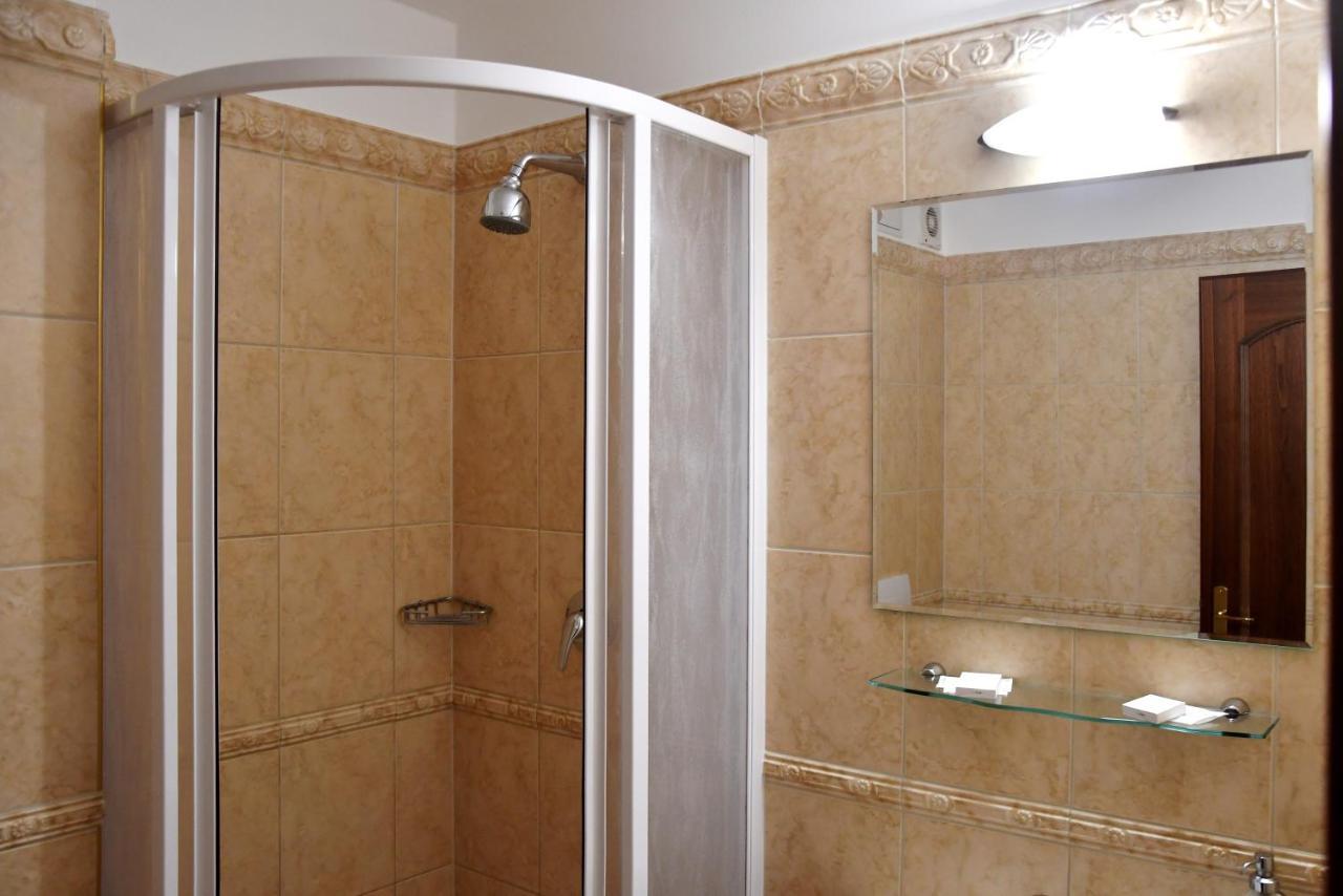 Hotel Buchlovice Ngoại thất bức ảnh