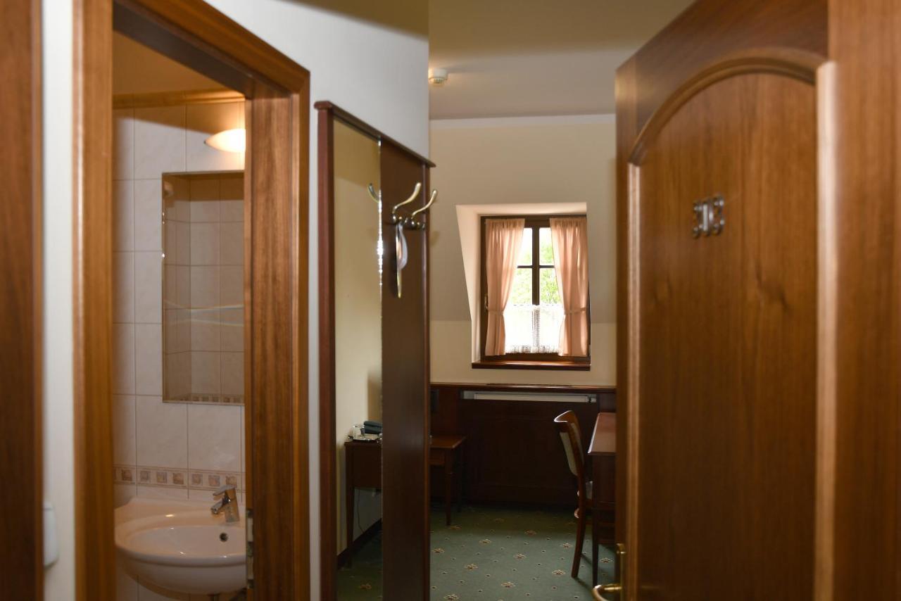 Hotel Buchlovice Ngoại thất bức ảnh